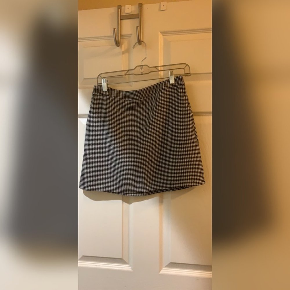 Size 18 Forever 21 Black and White Skirt